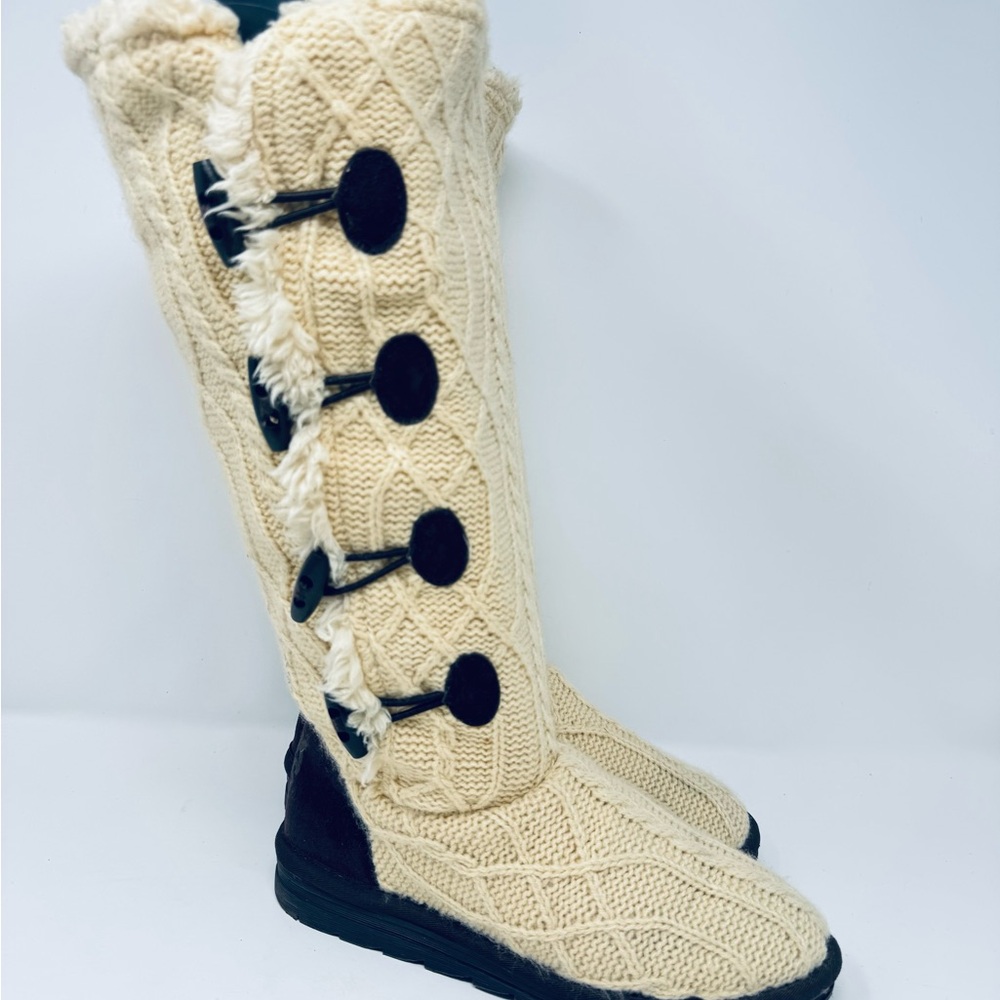 Muk Luks Women's Cream Sherpa Lined Fisherman Knit Sweater Boots  sz 7